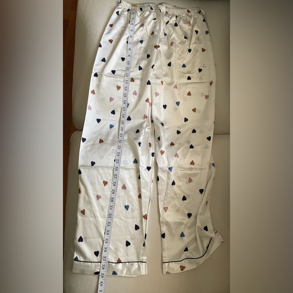 NWOT Boutique Satin Feel Pajamas Pant Set White With Hearts Print design. Size L - Picture 5 of 9